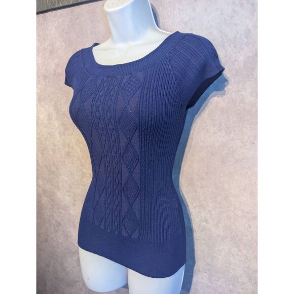 Maurices fitted short sleeved sweater size large - Picture 1 of 4